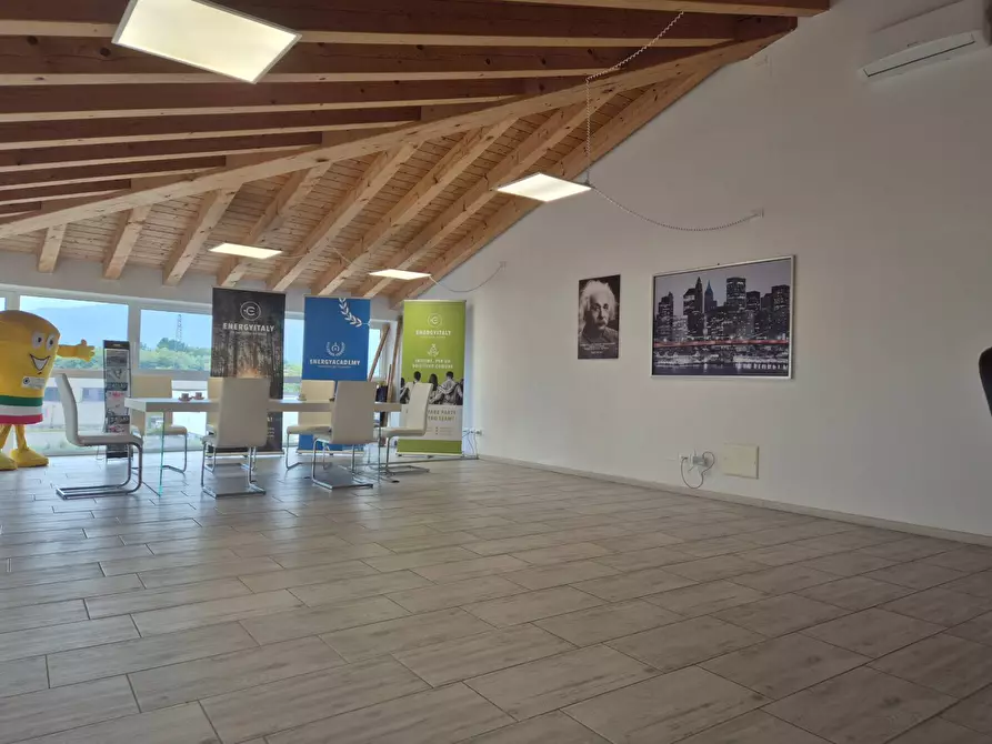 Immagine 3 di Ufficio in vendita  in LOCALITA' VARESCHE 36 a Affi