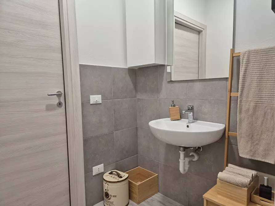 Immagine 7 di Ufficio in vendita  in via varesche 36 a Affi