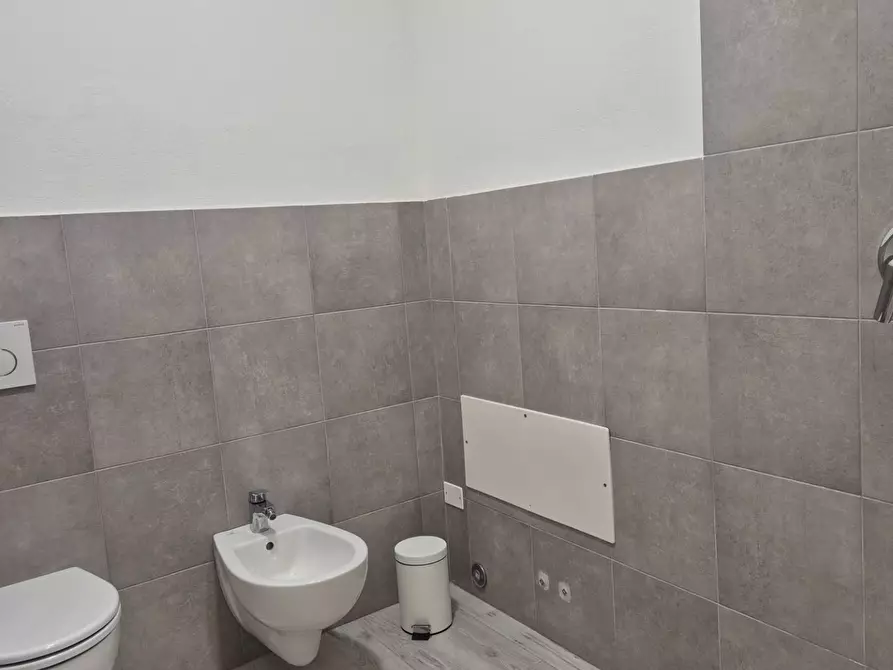 Immagine 10 di Ufficio in vendita  in via varesche 36 a Affi