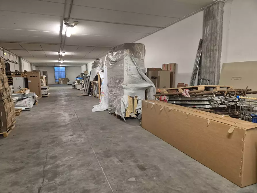 Immagine 6 di Magazzino in vendita  in Via Pascoli a Affi