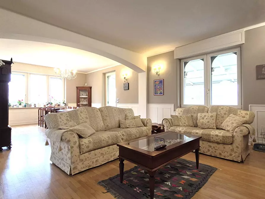 Immagine 2 di Villa in vendita  in via roma 83 a Bussolengo