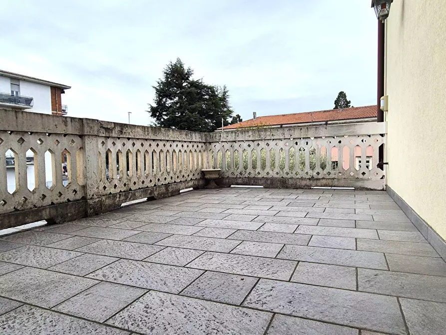 Immagine 12 di Villa in vendita  in via roma 83 a Bussolengo