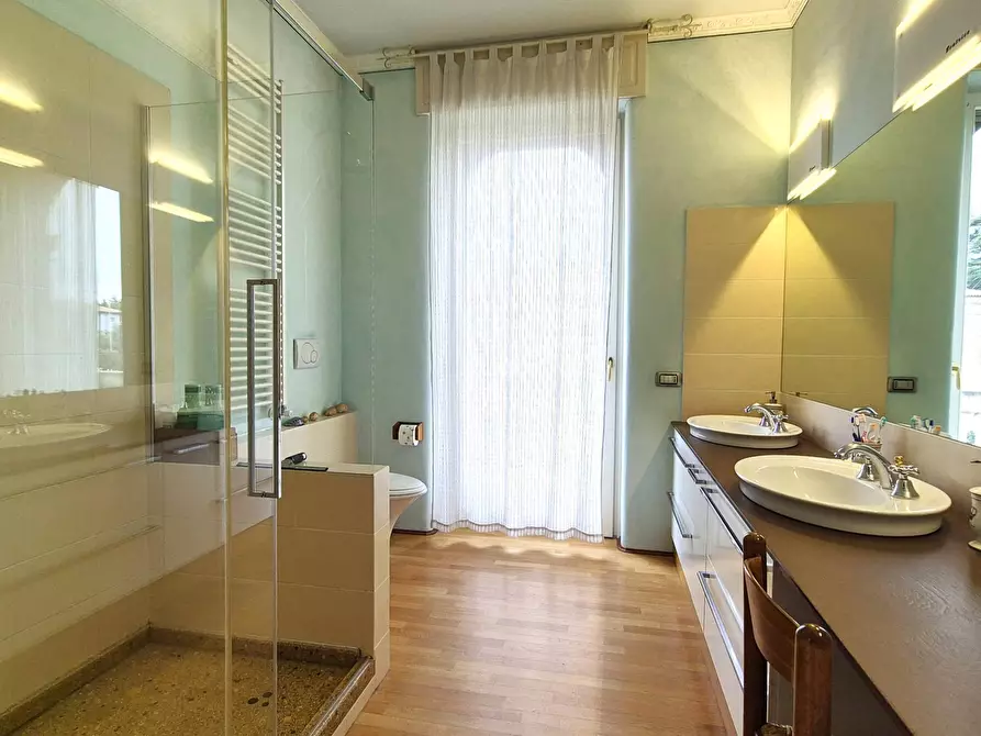 Immagine 13 di Villa in vendita  in via roma 83 a Bussolengo
