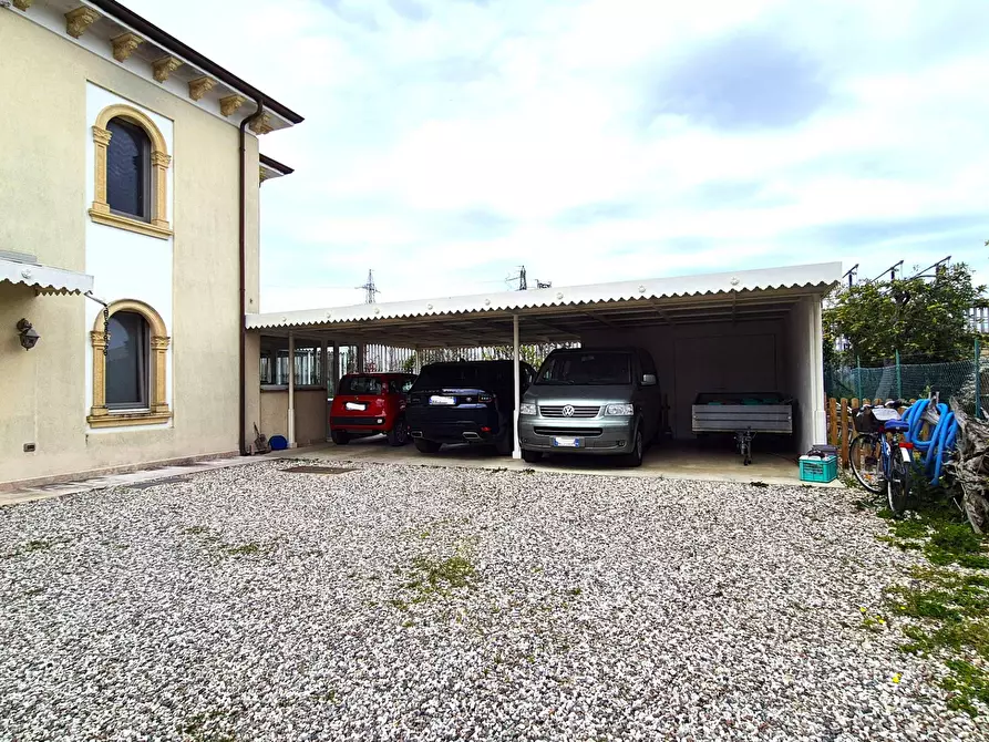 Immagine 20 di Villa in vendita  in via roma 83 a Bussolengo