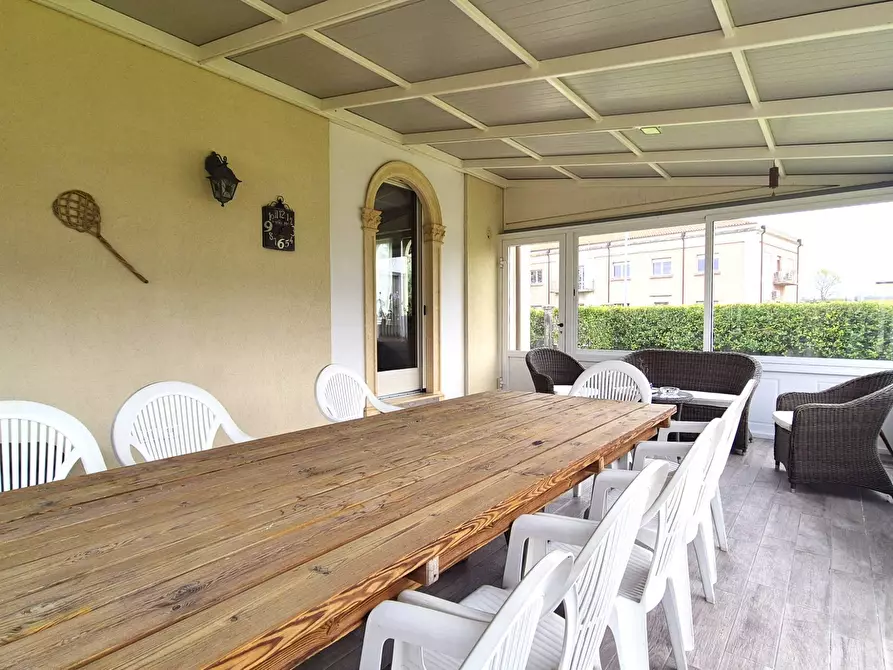 Immagine 25 di Villa in vendita  in via roma 83 a Bussolengo