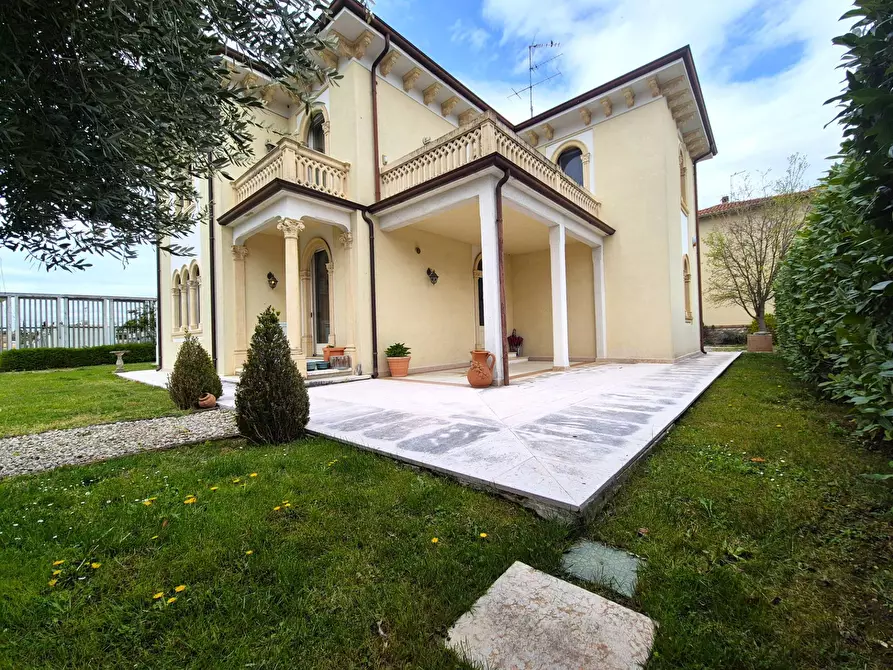 Immagine 28 di Villa in vendita  in via roma 83 a Bussolengo