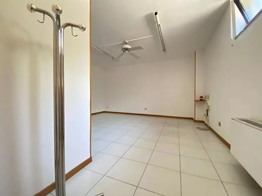 Immagine 10 di Ufficio in vendita  in Vicolo Brennero 2 a Sant'ambrogio Di Valpolicella