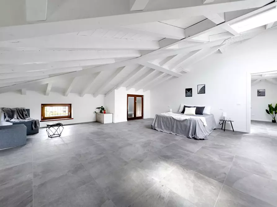 Immagine 10 di Appartamento in vendita  in via matteotti a Sant'ambrogio Di Valpolicella