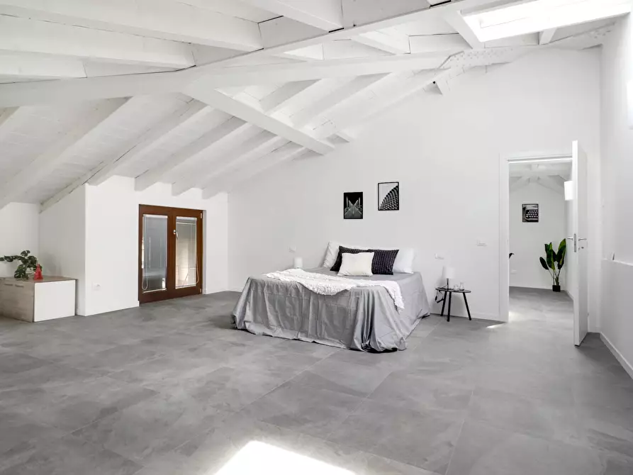 Immagine 11 di Appartamento in vendita  in via matteotti a Sant'ambrogio Di Valpolicella
