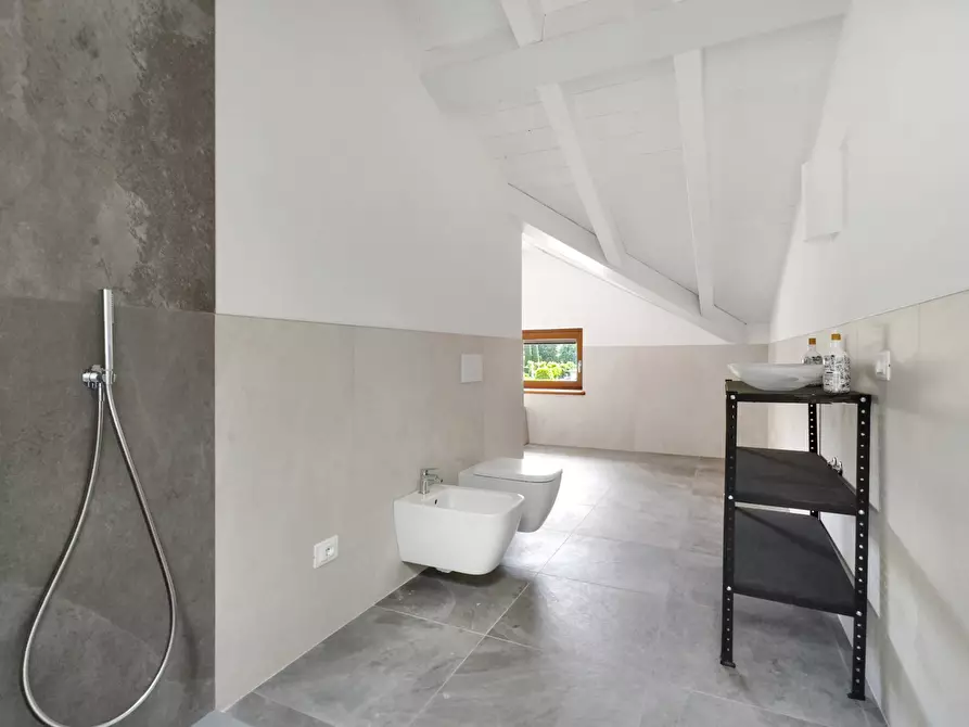 Immagine 15 di Appartamento in vendita  in via matteotti a Sant'ambrogio Di Valpolicella