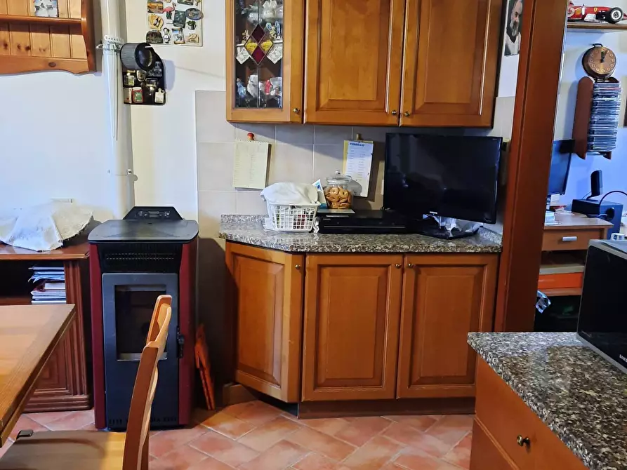 Immagine 10 di Appartamento in vendita  in via ripe a Lajatico