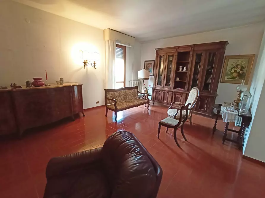 Immagine 1 di Casa indipendente in vendita  in via enrico de nicola a Pontedera