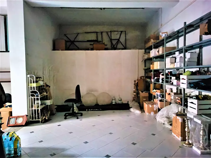 Immagine 5 di Locale commerciale in vendita  in via vittorio veneto a Pontedera