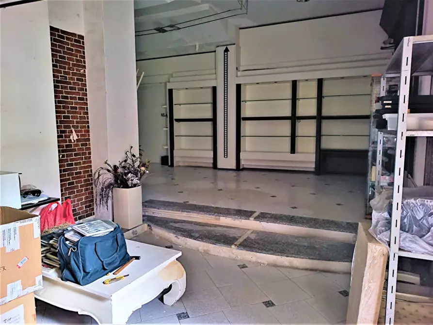 Immagine 7 di Locale commerciale in vendita  in via vittorio veneto a Pontedera