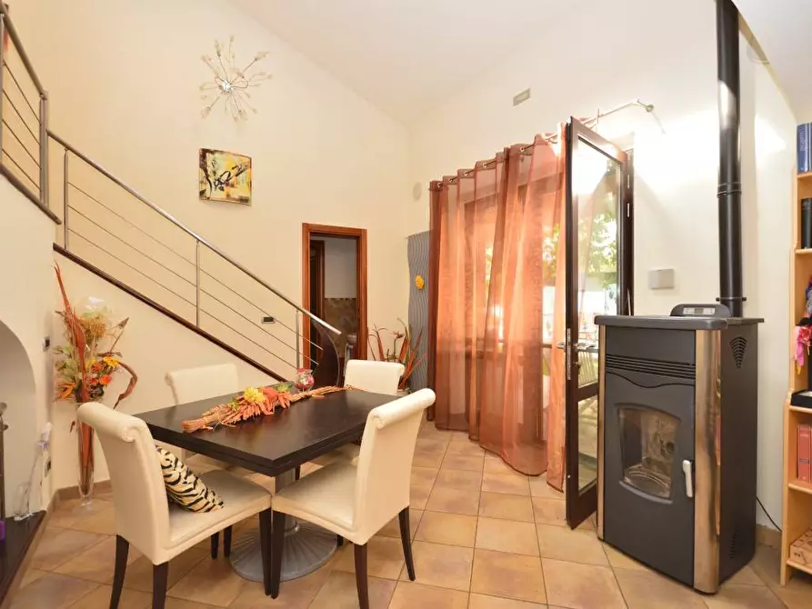 Immagine 4 di Villa in vendita  in via pontesantoro a Collesalvetti