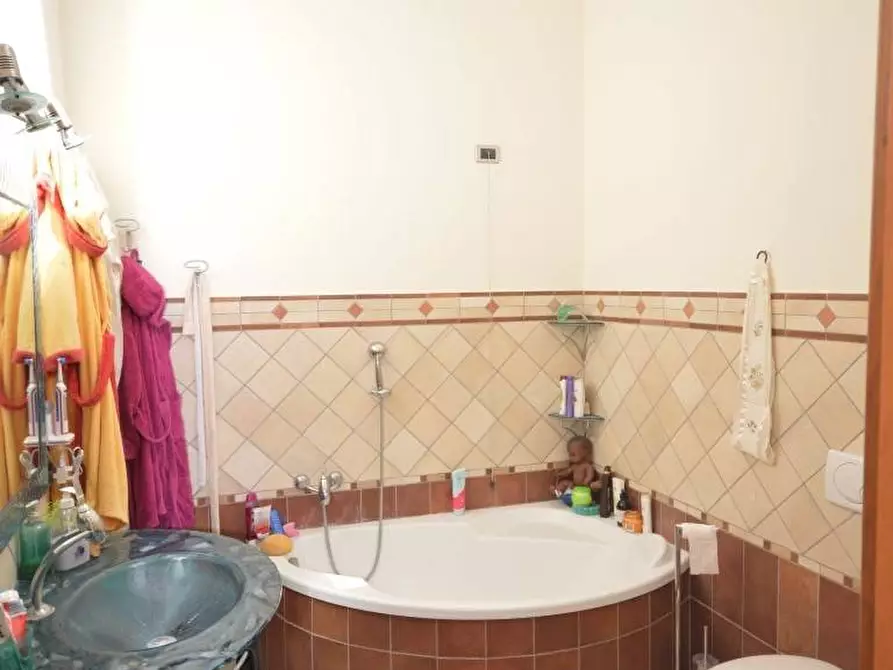 Immagine 14 di Villa in vendita  in via pontesantoro a Collesalvetti