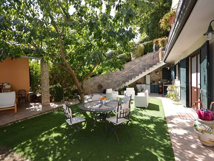 Immagine 17 di Villa in vendita  in via pontesantoro a Collesalvetti