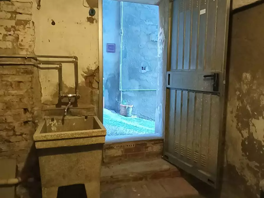 Immagine 25 di Appartamento in vendita  in piazza la pira a Palaia