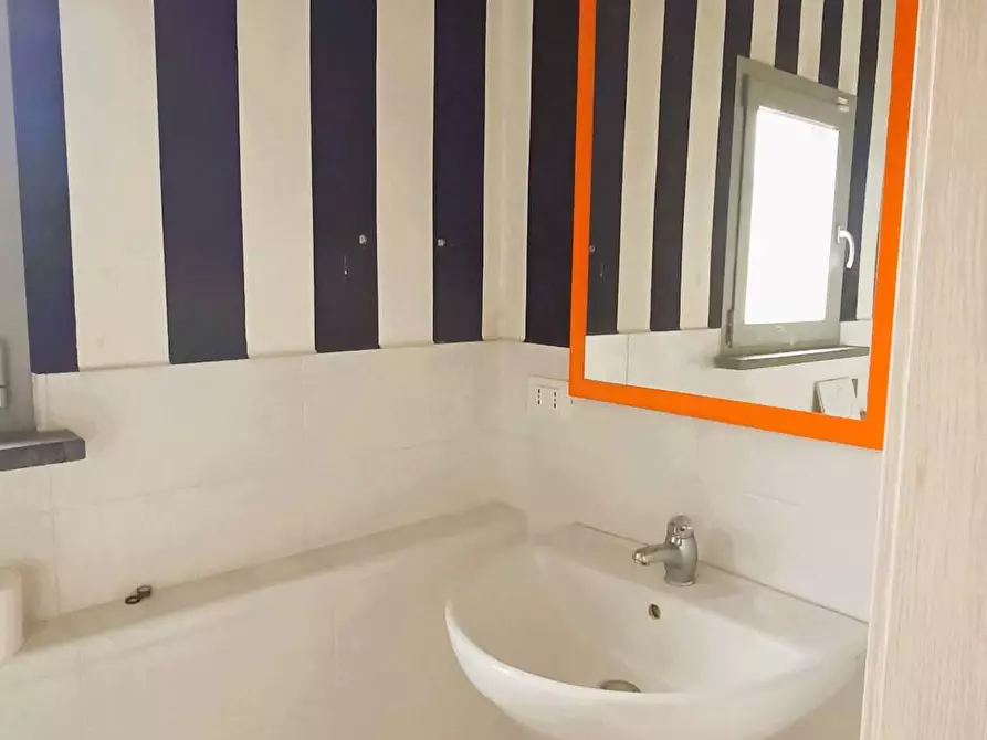 Immagine 9 di Ufficio in affitto  in via fermi 2 a Ponsacco