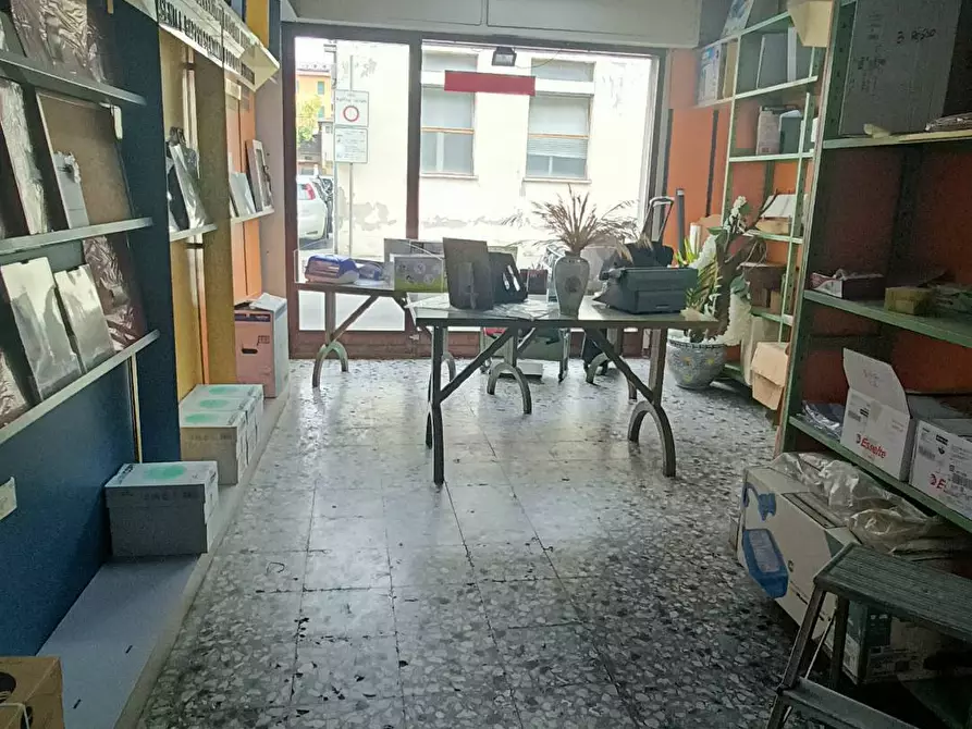 Immagine 3 di Locale commerciale in vendita  in via della misericordia a Pontedera