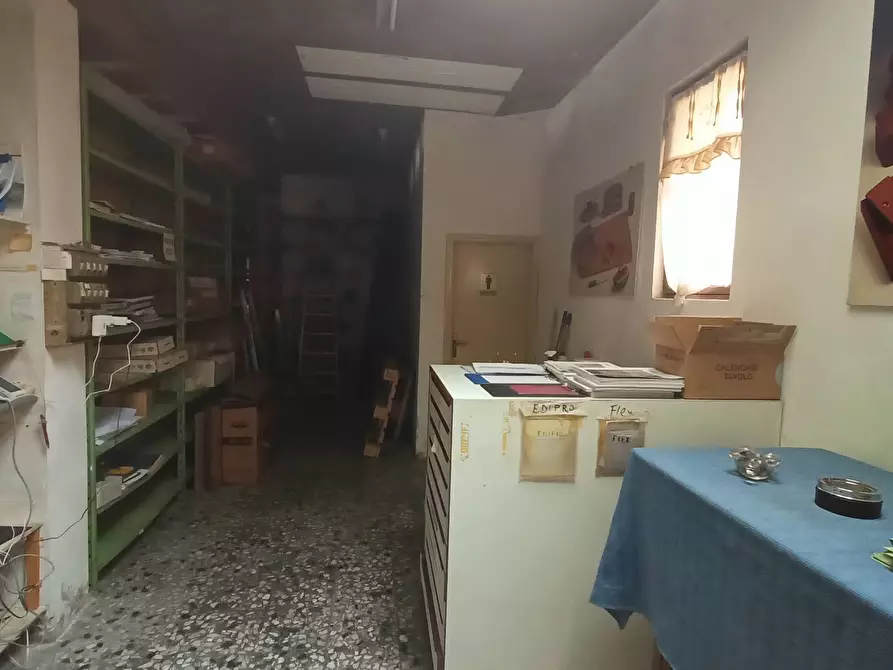 Immagine 8 di Locale commerciale in vendita  in via della misericordia a Pontedera
