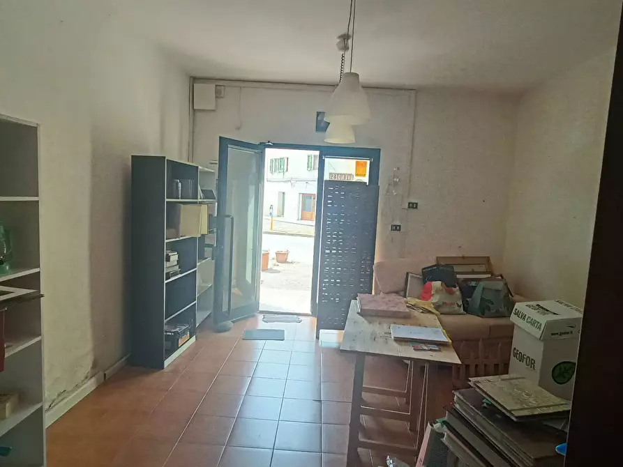 Immagine 2 di Locale commerciale in vendita  in via pian di laura a Crespina Lorenzana
