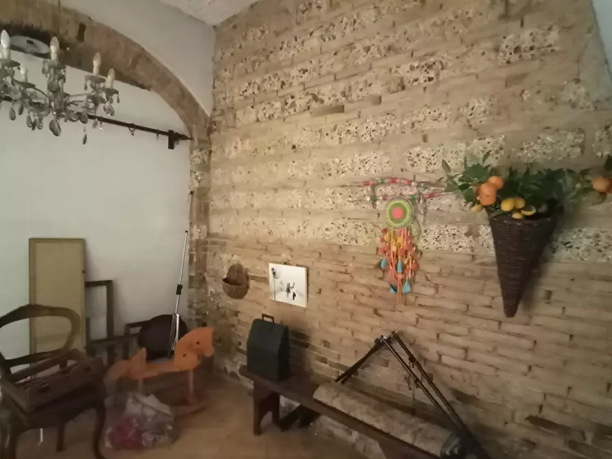 Immagine 6 di Locale commerciale in vendita  in via pian di laura a Crespina Lorenzana