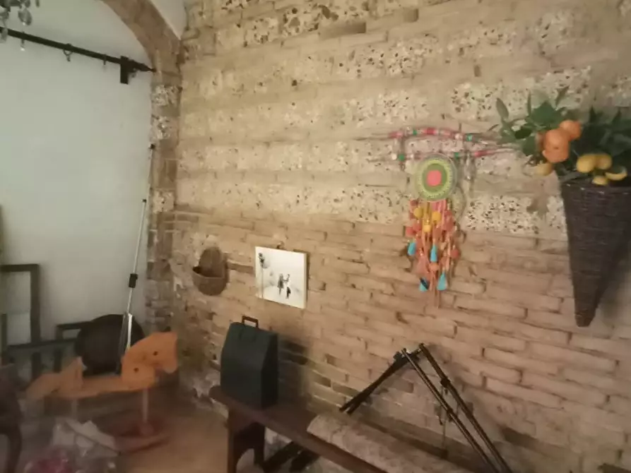 Immagine 8 di Locale commerciale in vendita  in via pian di laura a Crespina Lorenzana