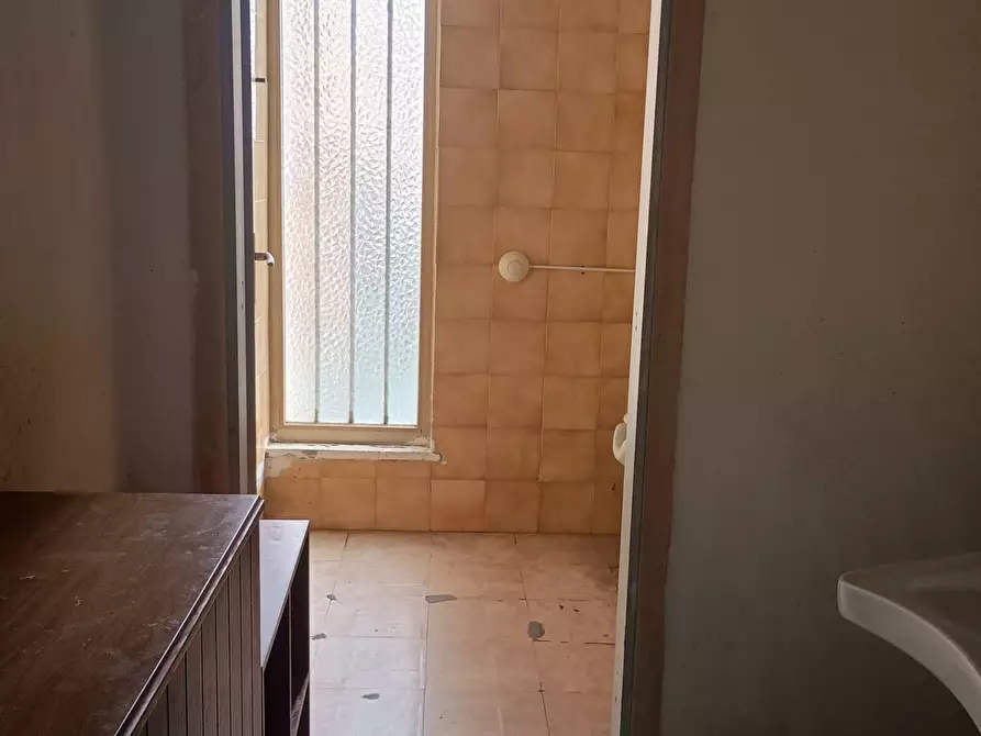 Immagine 5 di Locale commerciale in vendita  in VIA BRIGATE PARTIGIANE a Pontedera