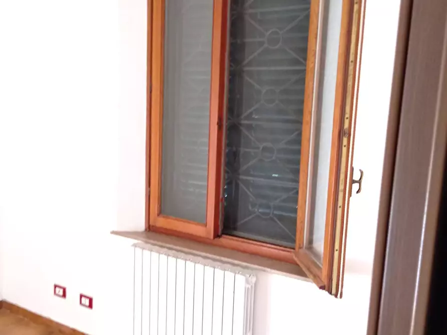 Immagine 11 di Appartamento in vendita  in via Solferino a Pontedera