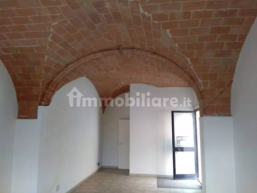 Immagine 1 di Locale commerciale in vendita  in via gramsci 100 a Casciana Terme Lari