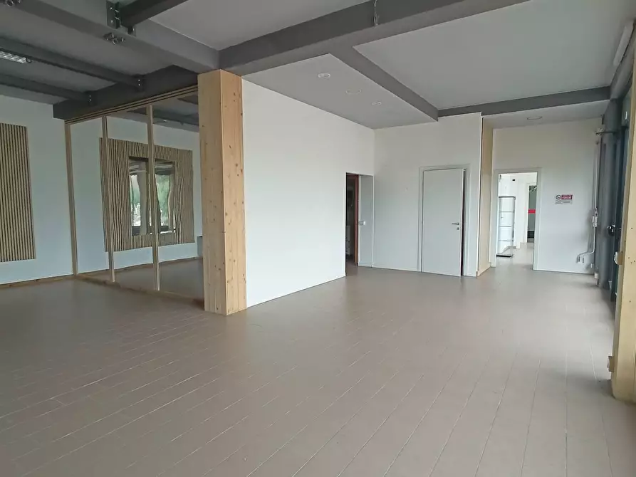 Immagine 7 di Attività commerciale in affitto  in via Rossini a Casciana Terme Lari