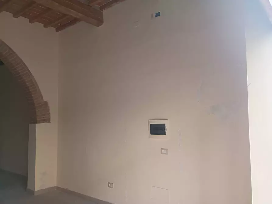 Immagine 2 di Locale commerciale in affitto  in via valdera a Ponsacco