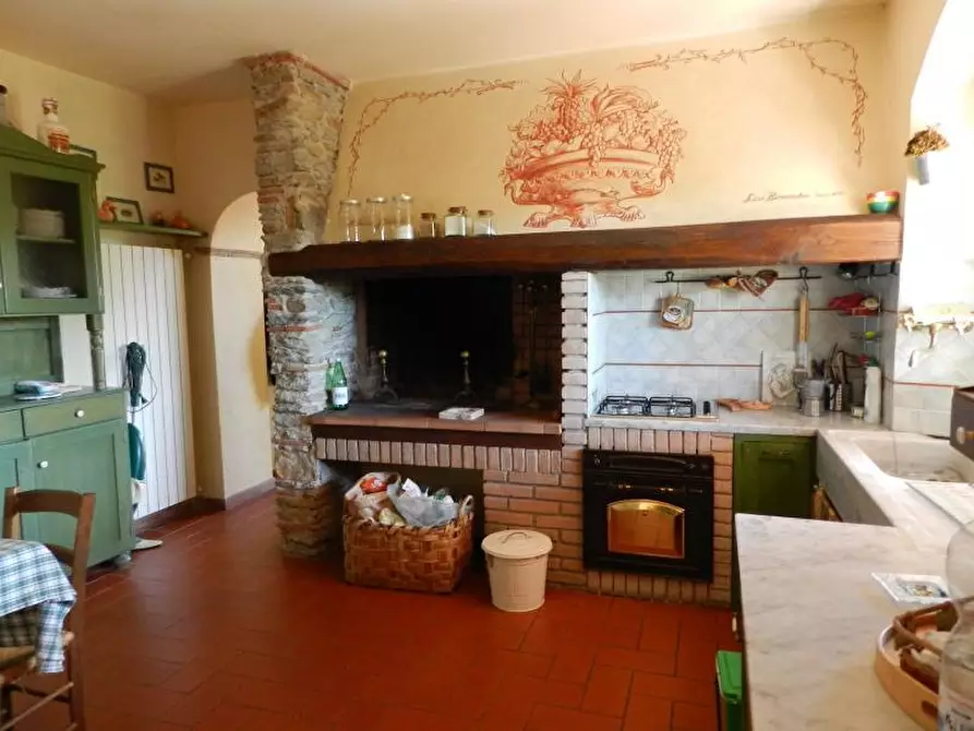 Immagine 7 di Rustico / casale in vendita  a Pietrasanta