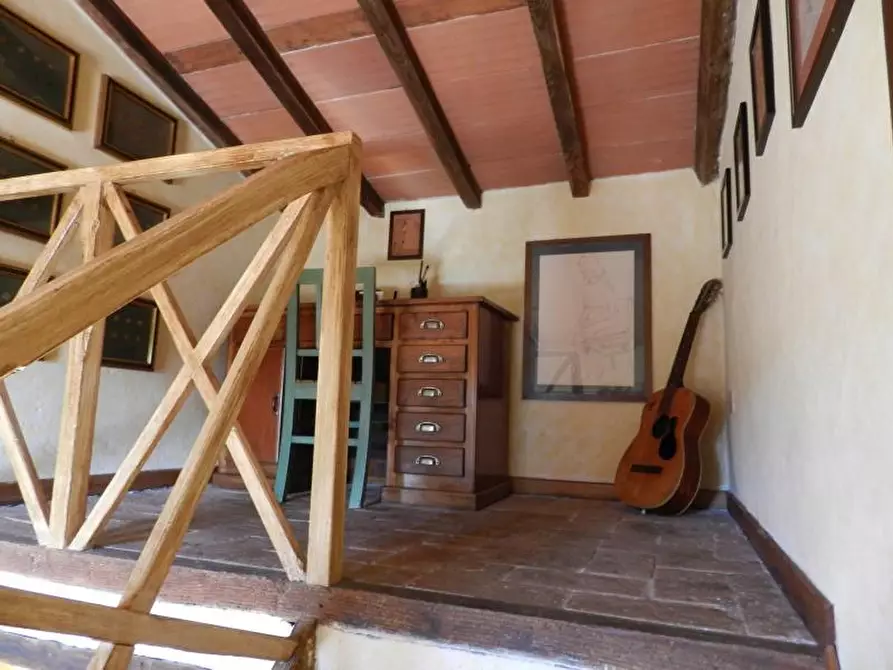 Immagine 12 di Rustico / casale in vendita  a Pietrasanta