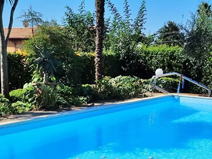 Immagine 25 di Villa in vendita  a Montignoso