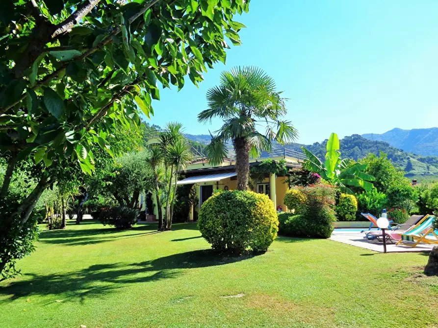 Immagine 28 di Villa in vendita  a Montignoso