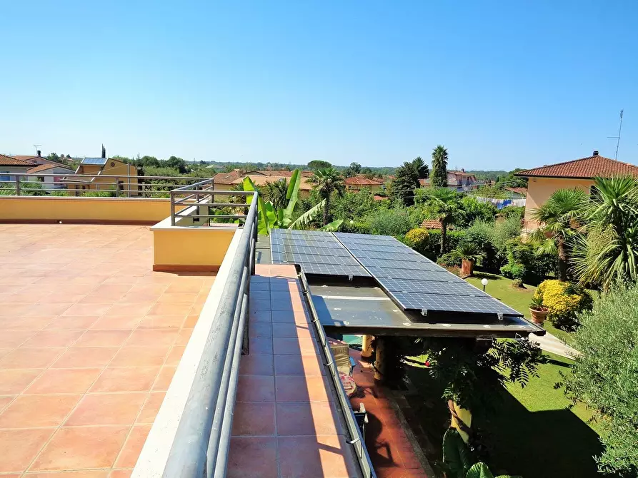 Immagine 41 di Villa in vendita  a Montignoso