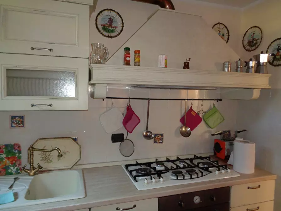 Immagine 58 di Villa in vendita  a Montignoso