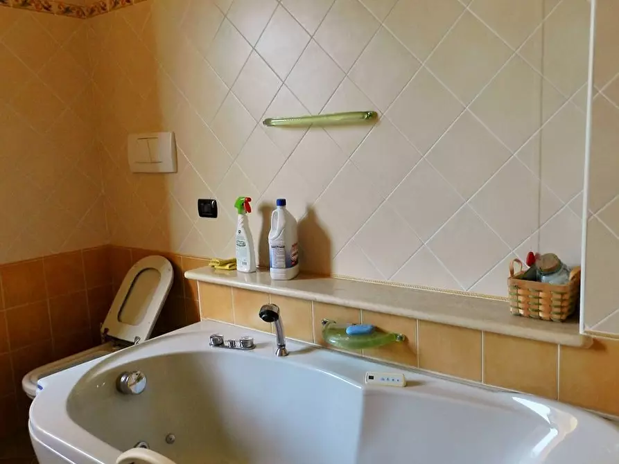 Immagine 74 di Villa in vendita  a Montignoso