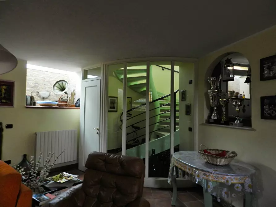 Immagine 89 di Villa in vendita  a Montignoso