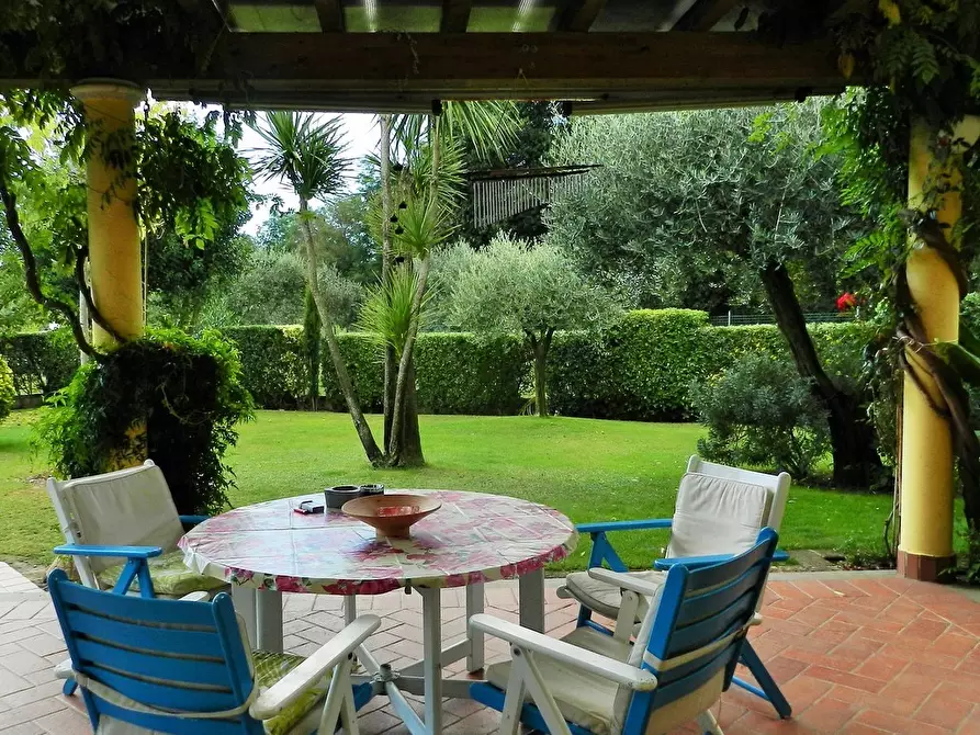 Immagine 93 di Villa in vendita  a Montignoso