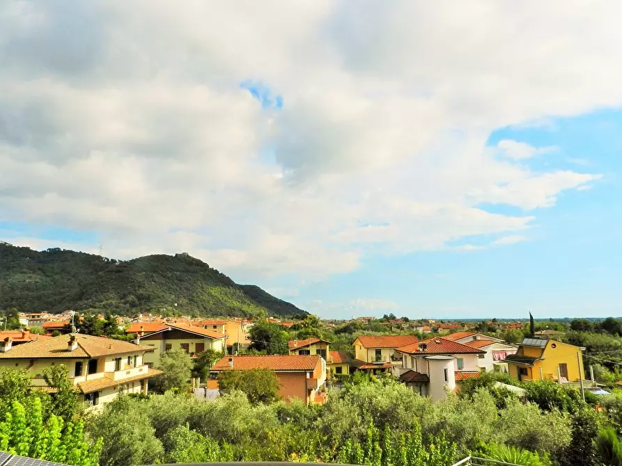 Immagine 109 di Villa in vendita  a Montignoso