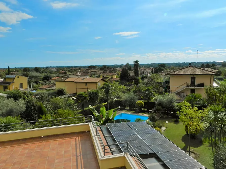 Immagine 115 di Villa in vendita  a Montignoso