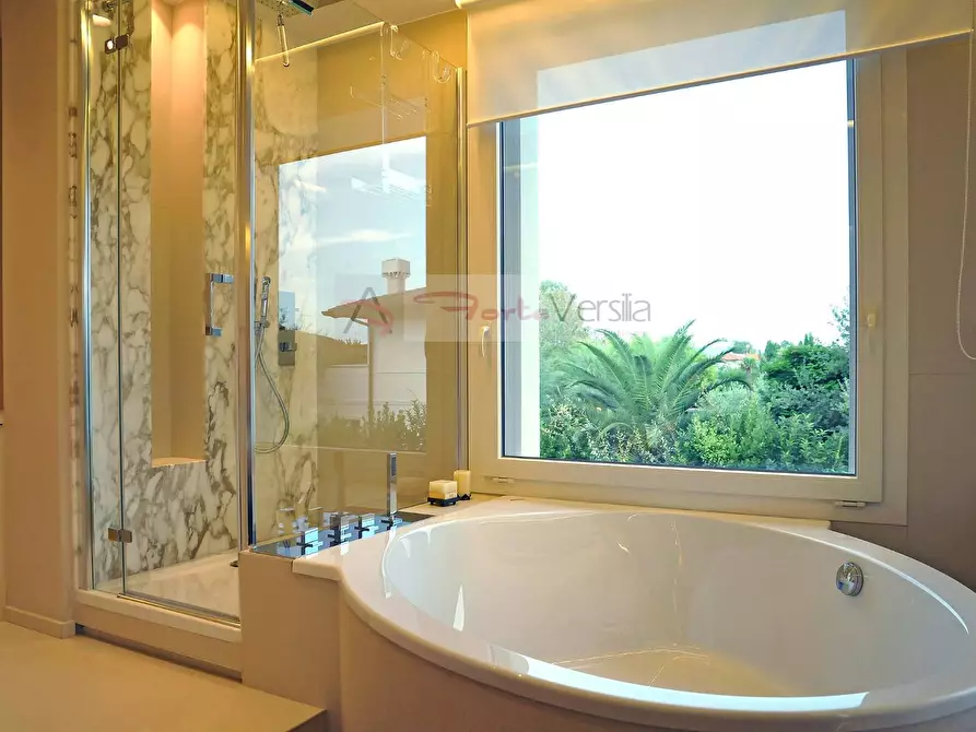 Immagine 27 di Villa in affitto  a Forte Dei Marmi