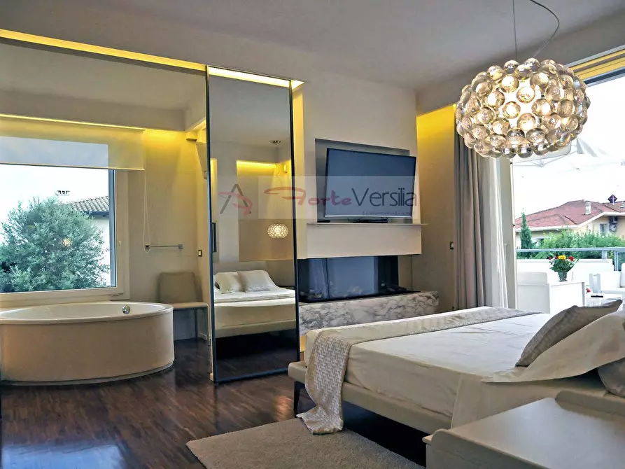 Immagine 26 di Villa in affitto  a Forte Dei Marmi