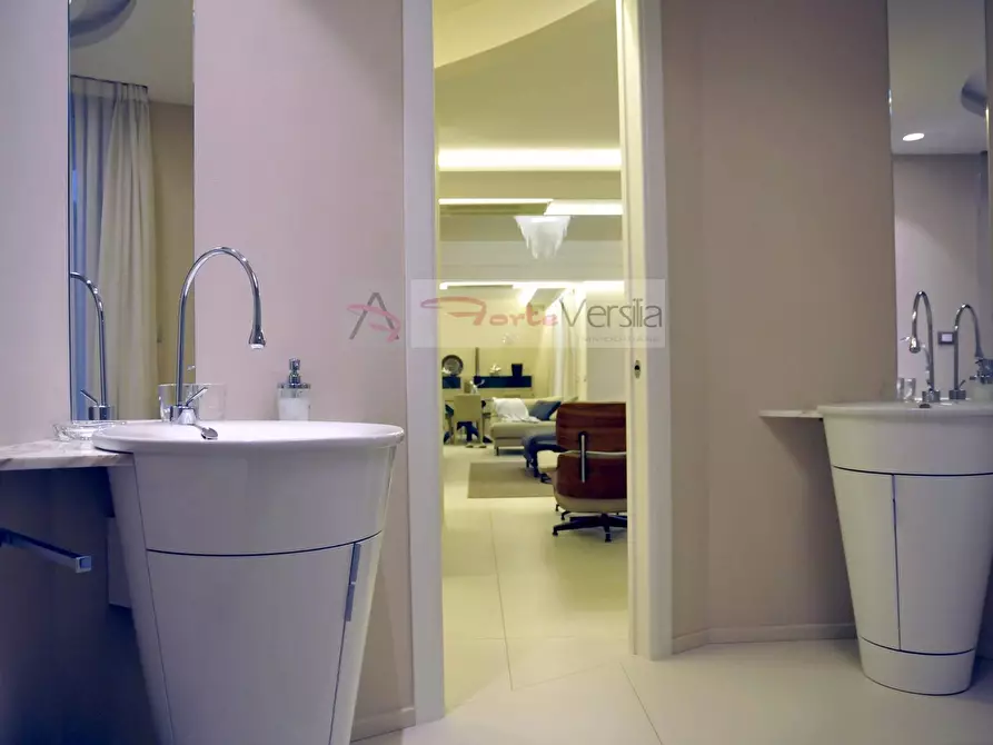 Immagine 31 di Villa in affitto  a Forte Dei Marmi