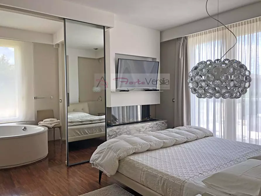 Immagine 37 di Villa in affitto  a Forte Dei Marmi