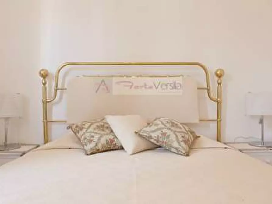 Immagine 9 di Villa in vendita  a Forte Dei Marmi