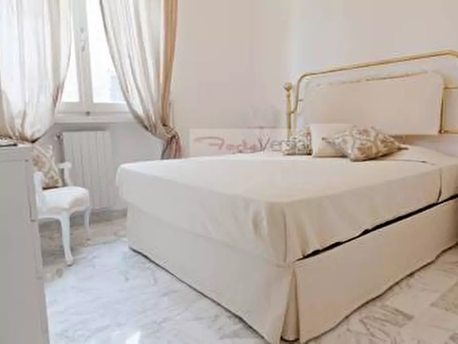 Immagine 8 di Villa in vendita  a Forte Dei Marmi